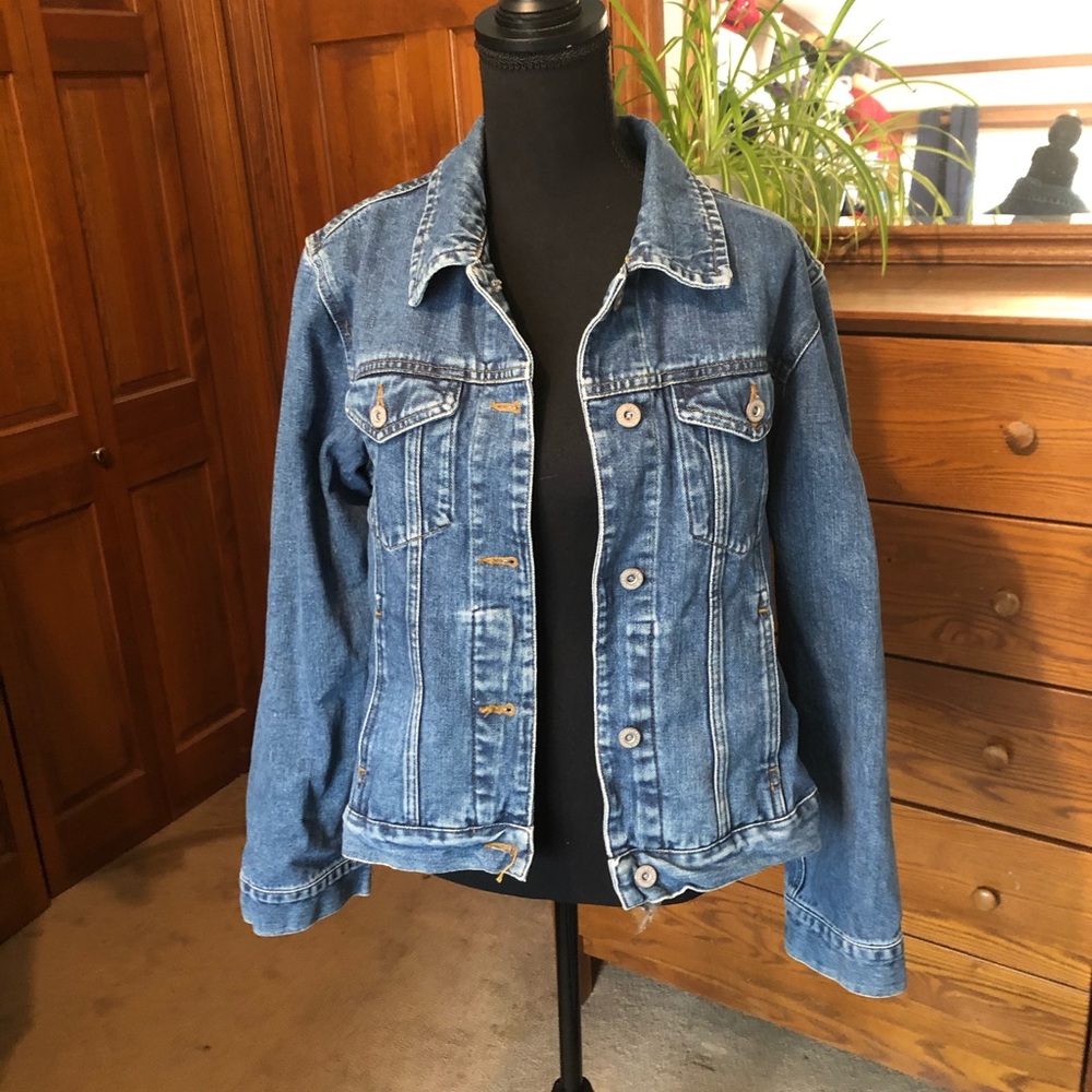Classic Eddie Bauer Women’s Jean Jacket Size M